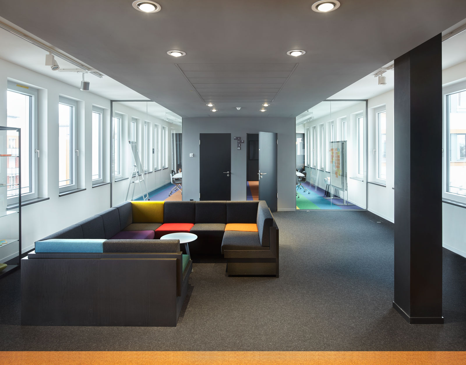 Ole Groenwoldt Muenchen Office Design Interior Konferenzraum